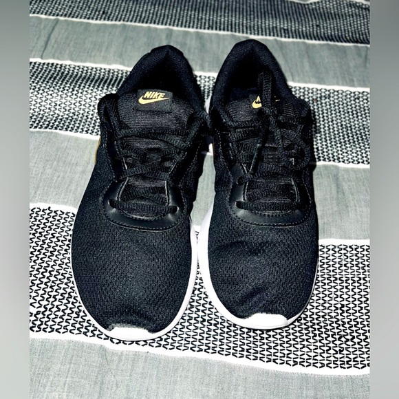 ✨Nike kid sneakers (unisex)✨ - Picture 1 of 3